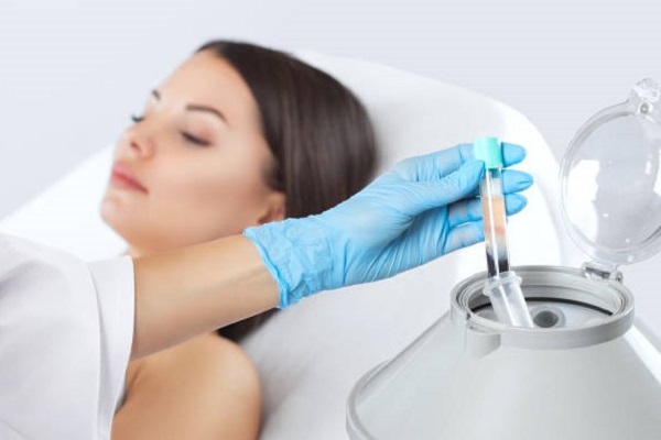 Patient during WOW Intimate Sensitivity PRP procedure