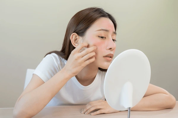 potential side effects and risks of Juvederm Ultra XC treatment, including swelling, redness, or bruising